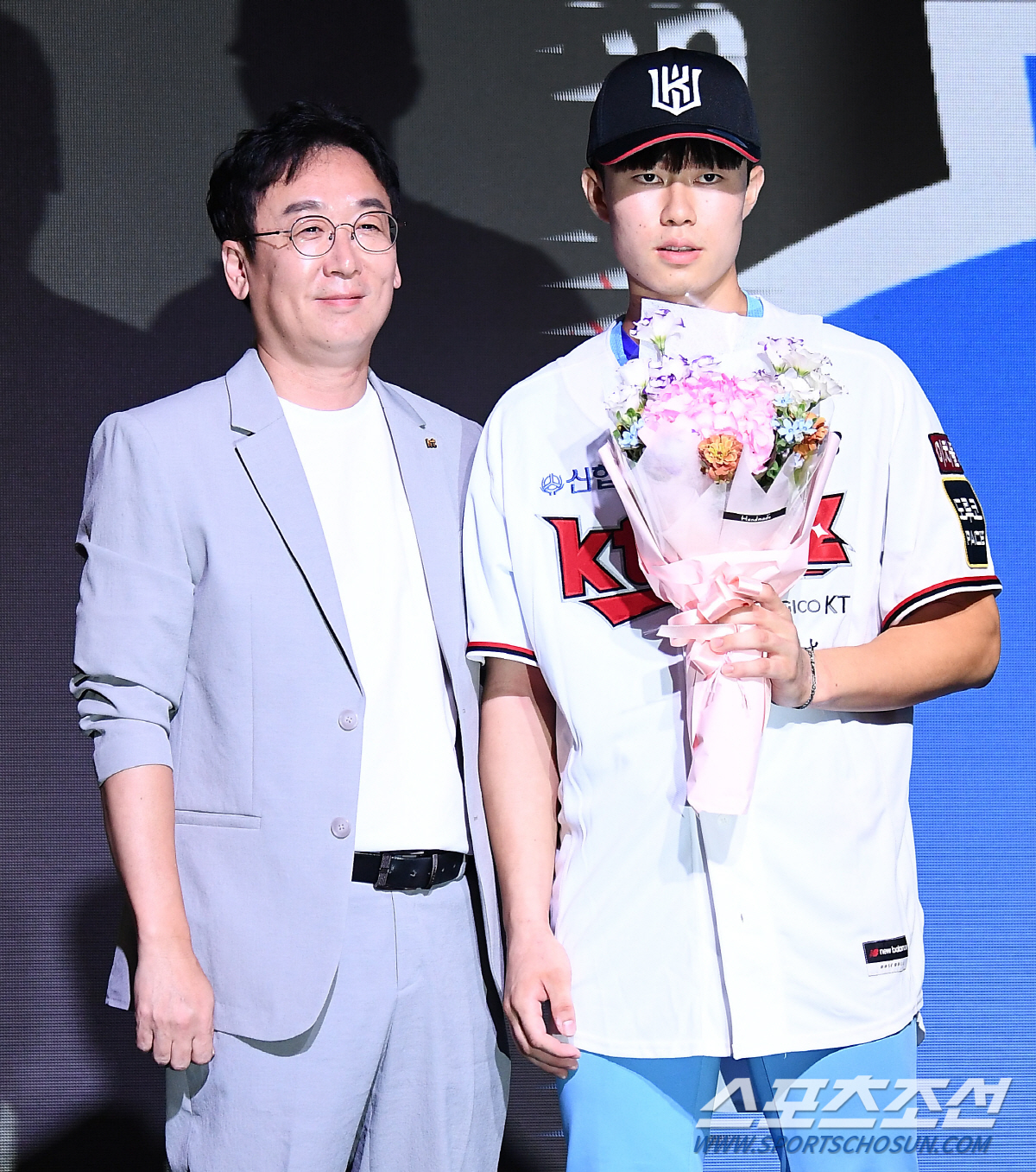 이강철 감독이 "가르칠게 없다"고 한 우완 1라운더 2억3000만원 계약…