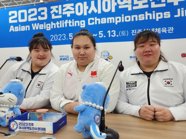 '장미란 영상' 보고 역도 시작한 '제2의 장미란' 박혜정, 세계선수권에…