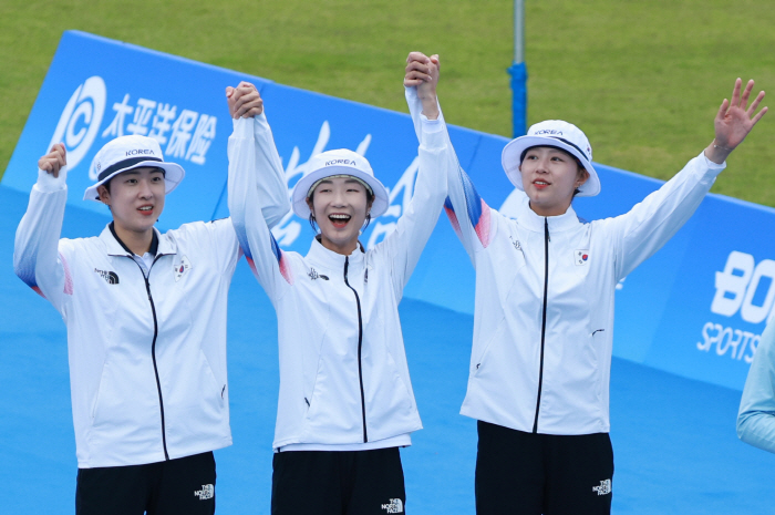 [항저우ON]'자매전쟁' 안산 2관왕? 임시현 3관왕?…기분 좋은 '집안…