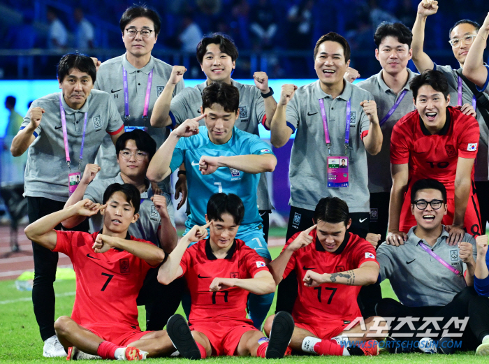 [항저우 프리뷰]"일본 이겨야 하는 이유는 너무 많다" 축구인생 걸린 한…