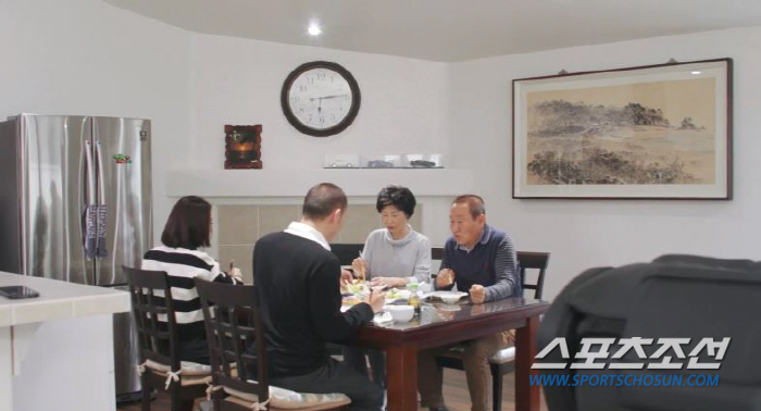 '돌싱글즈4' 제롬, 베니타 부모 만나 '찐땀'…'현실 커플' 넘어 '재…