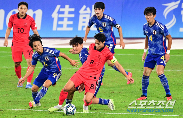 [항저우 현장리뷰]'일본대침몰' 0-1→2-1 조영욱 결승골 황선홍호, …