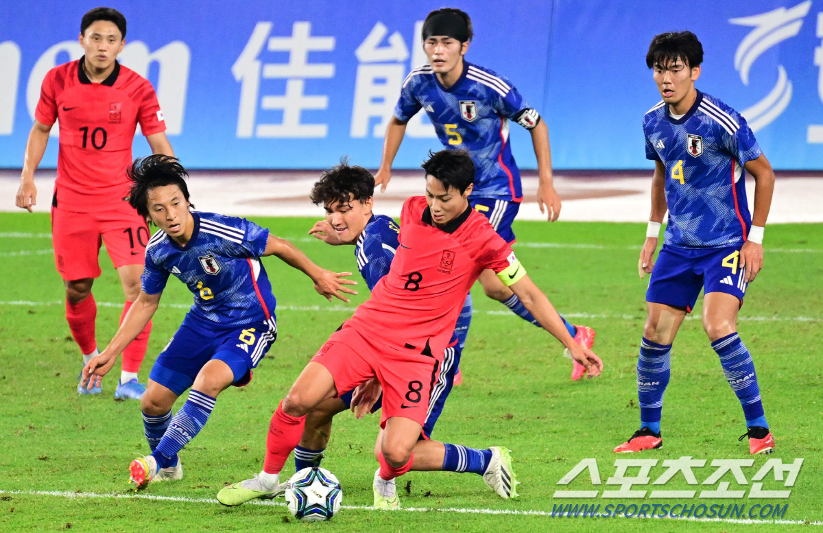 [항저우 현장리뷰]'일본대침몰' 0-1→2-1 조영욱 결승골 황선홍호, …