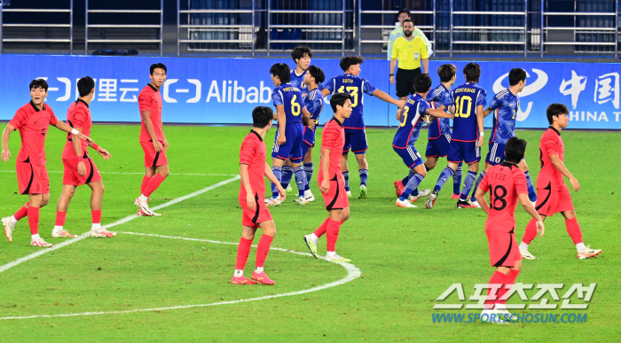 [항저우 현장리뷰]'일본대침몰' 0-1→2-1 조영욱 결승골 황선홍호, …