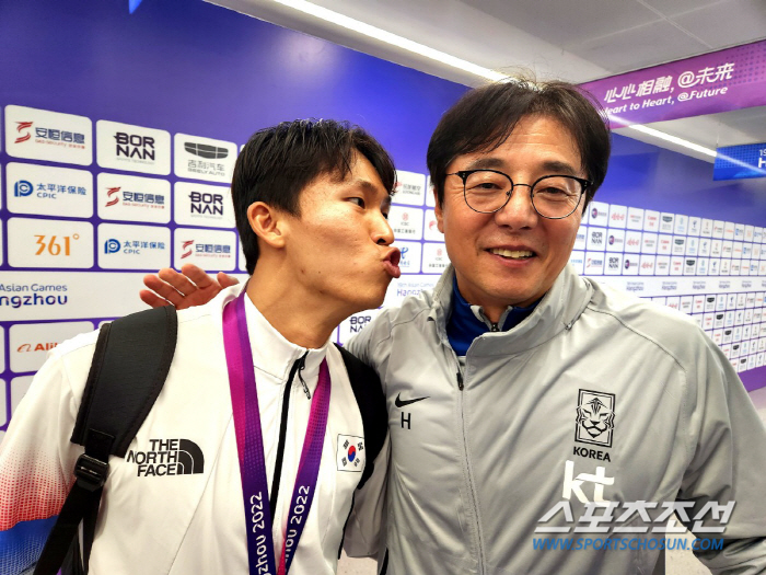 [항저우 현장인터뷰]'8골 득점왕'정우영 "황선홍 감독님 11골 더 대단…