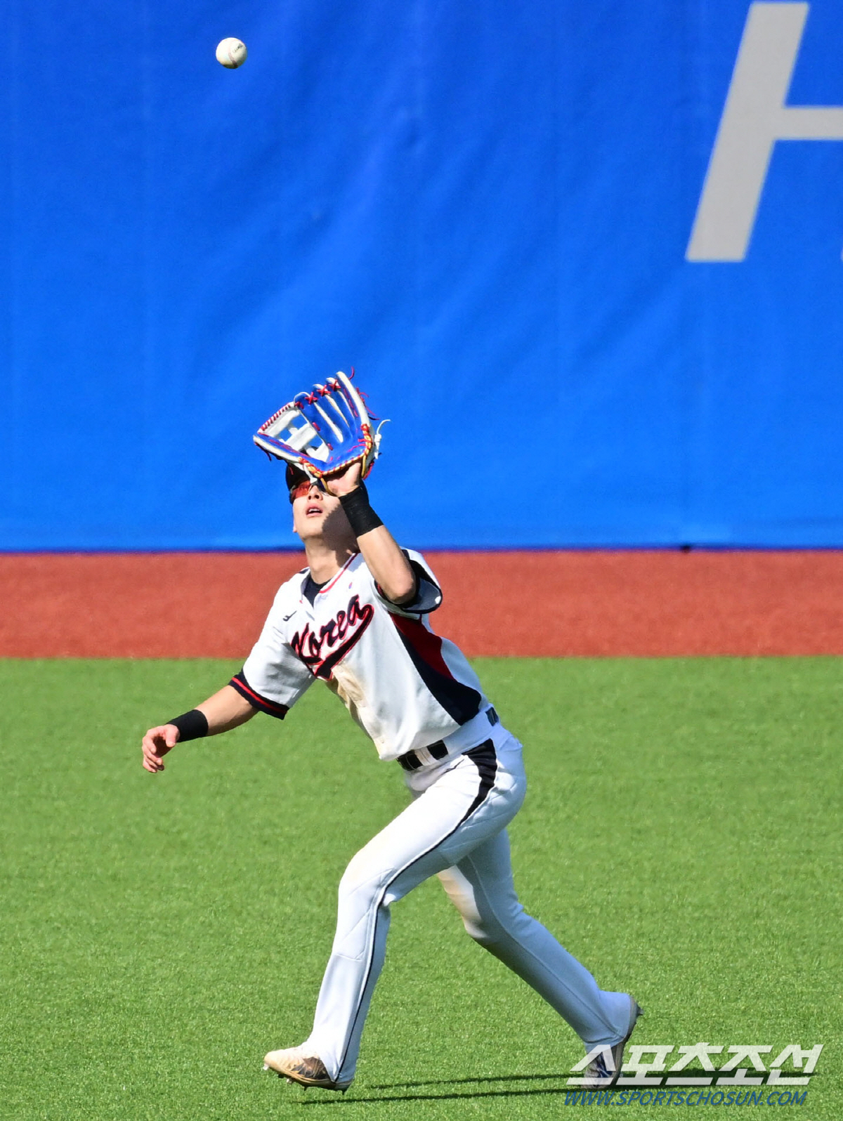 핵심 센터 라인 빠졌는데 팀 승률 1위? 어떻게 이런 반전이 가능했을까[…
