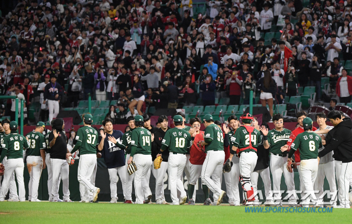 핵심 센터 라인 빠졌는데 팀 승률 1위? 어떻게 이런 반전이 가능했을까[…