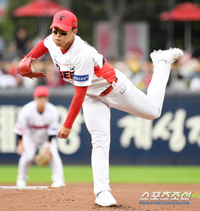 직구 평균 140㎞도 안되는데…데뷔 첫해 122.2이닝+8승, 신인왕 0…