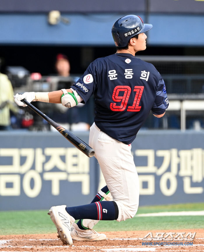 지면 5강 탈락 롯데 "오늘은 아니야"  '항저우 스타' 윤동희 1타점+…
