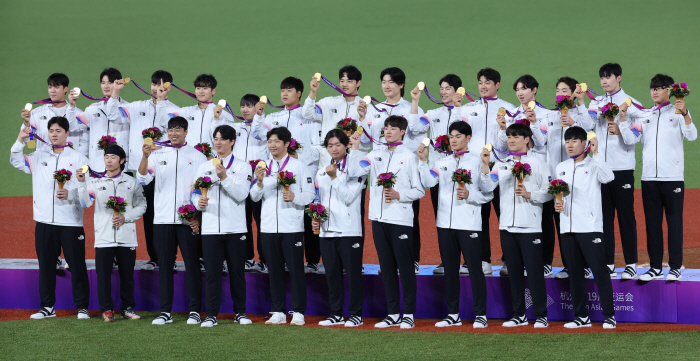 "비디오판독이 없어서 1루 끝까지..." 금메달 시작과 끝을 만든 문보경…