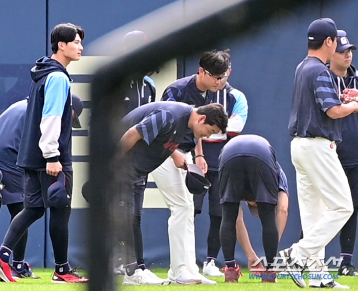 '금메달 축하한다!' 금메달 걸고 돌아온 거인 3인방에 쏟아진 축하 세례…