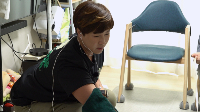 "20바늘 이상 꿰매"…강형욱도 놀란 초유의 입질, 거실까지 피범벅('개…