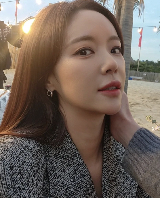 '이영돈♥' 황정음 "나도 우리 아들이랑 이러고 논다" 실컷 자랑한 가을…