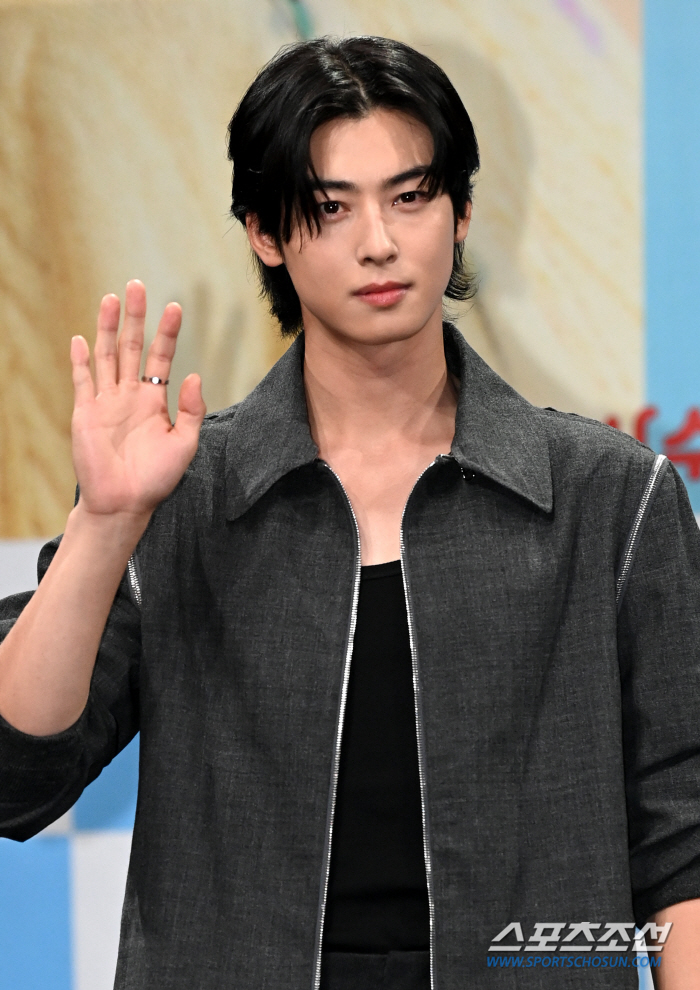 '사랑스럽개' 차은우 "또 비주얼 역할? 부담보다는 감사"
