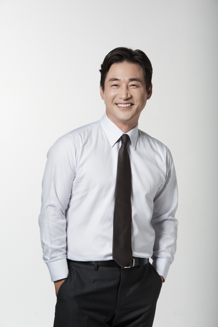 전노민, 연극제작자로 변신…연극 '환장할 진심' 오늘(11일) 개막