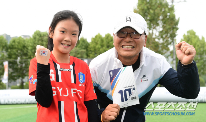 "'해트트릭'가평 축구소녀의 꿈★" i리그 10주년,풀뿌리의 희망을 봤다