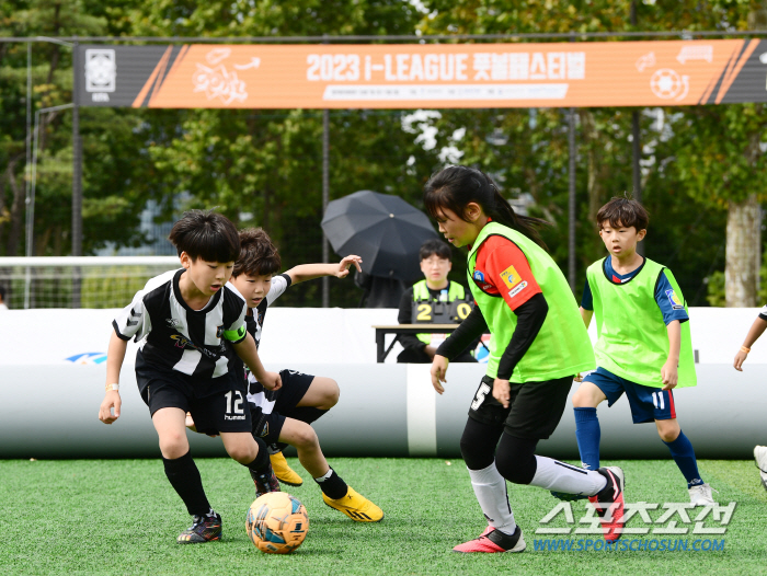 "'해트트릭'가평 축구소녀의 꿈★" i리그 10주년,풀뿌리의 희망을 봤다