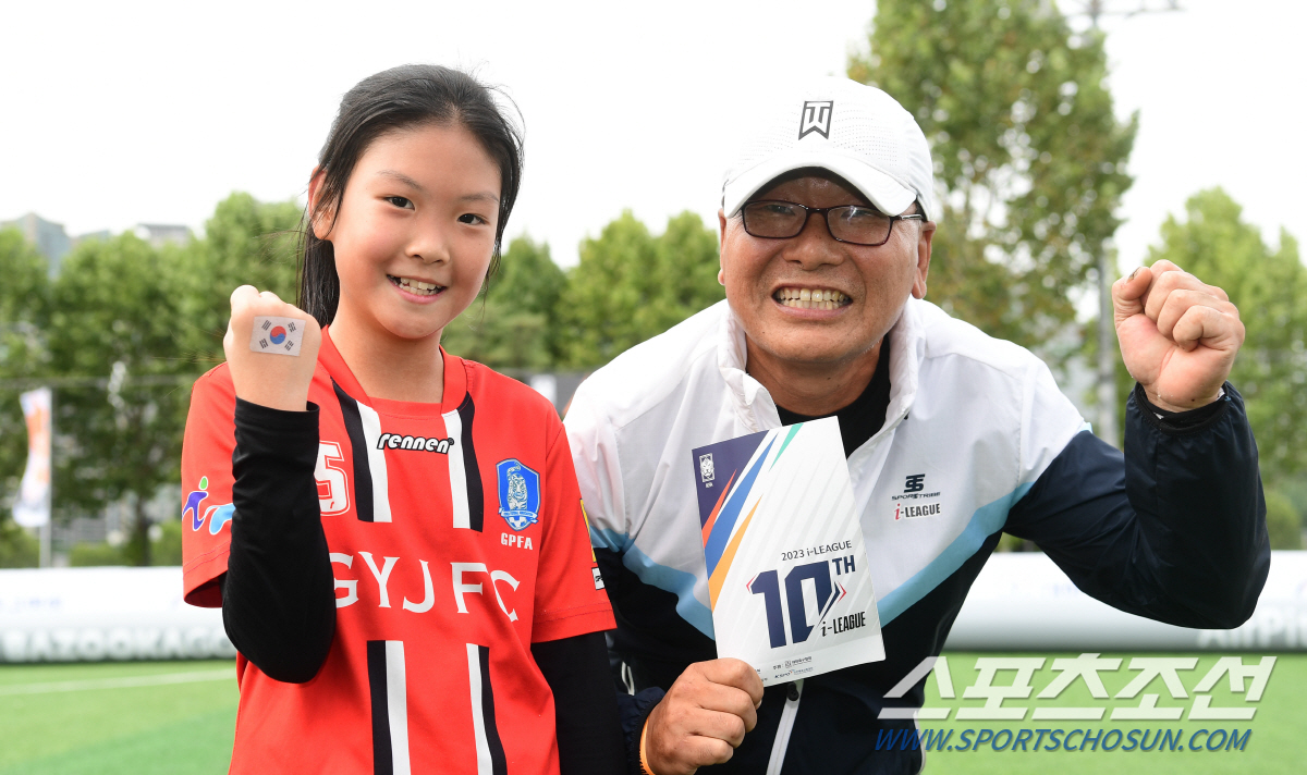 "'해트트릭'가평 축구소녀의 꿈★" i리그 10주년,풀뿌리의 희망을 봤다