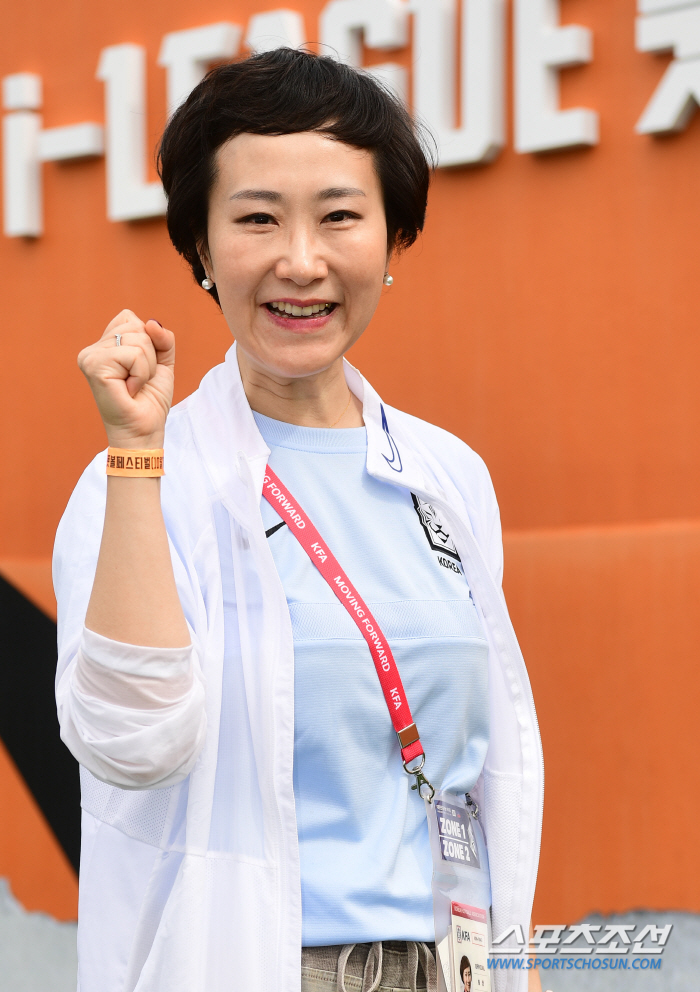 "'해트트릭'가평 축구소녀의 꿈★" i리그 10주년,풀뿌리의 희망을 봤다