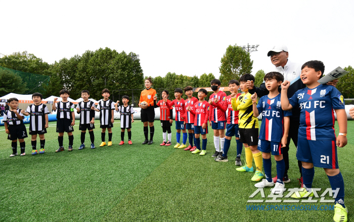 "'해트트릭'가평 축구소녀의 꿈★" i리그 10주년,풀뿌리의 희망을 봤다
