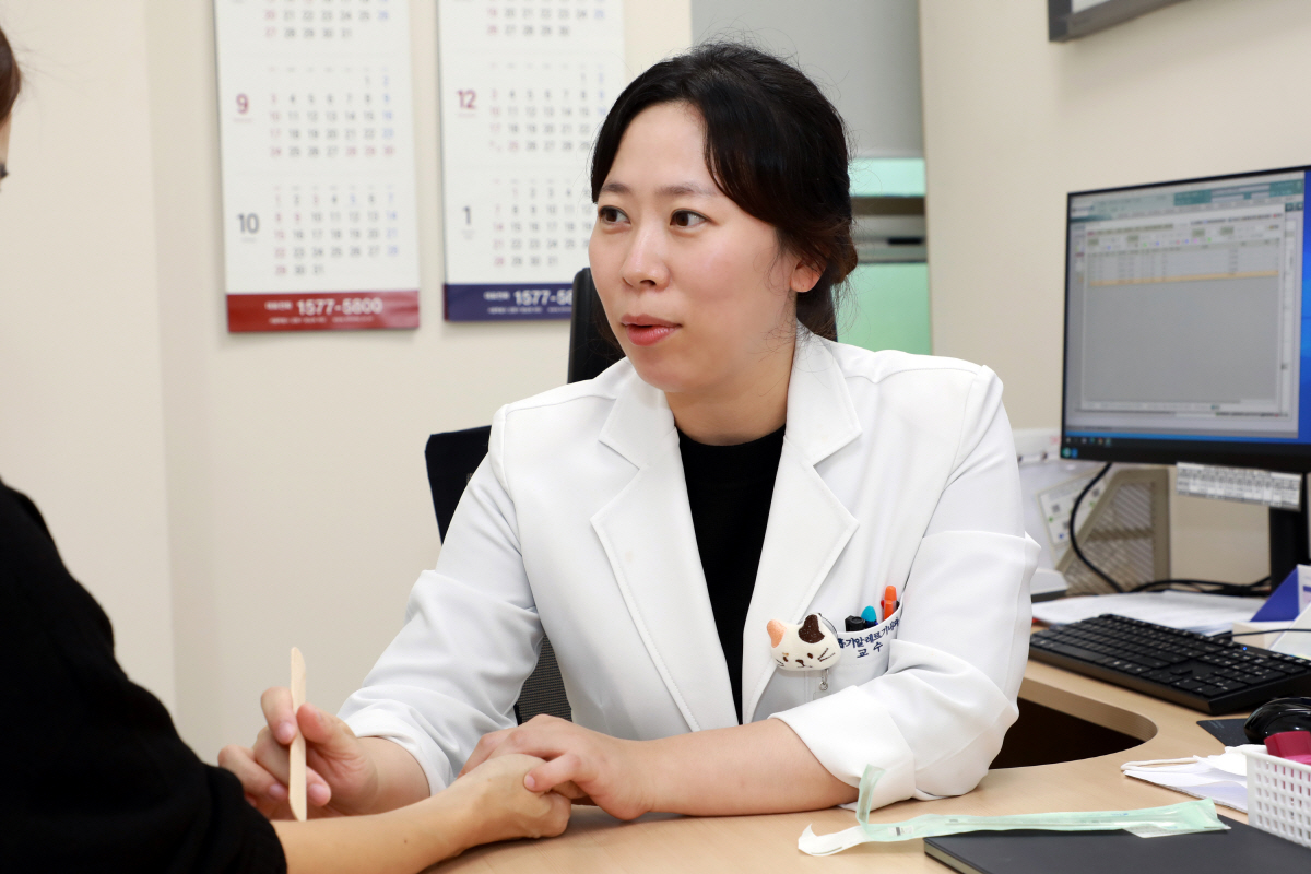 [헬스가이드-환절기 알레르기] 치료 첫걸음은 '원인물질 규명'…일상 어렵…