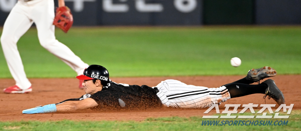 잠실라이벌의 신구 도루왕 싸움…2개 차 '초접전', 2배 많은 경기수..…