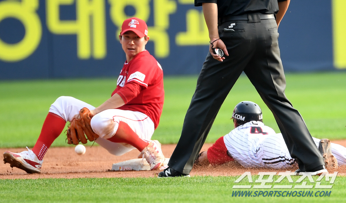 잠실라이벌의 신구 도루왕 싸움…2개 차 '초접전', 2배 많은 경기수..…