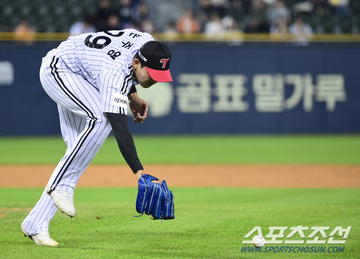 '열흘만에 이게 된다고?' 팔 각도, 투구폼, 투구판 위치 바꾸니. 14…