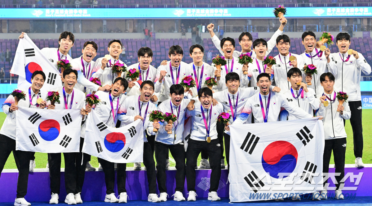 영원히 손을 떠난 이강인-곧 떠날 조영욱…'김천 감독'정정용은 '오열각'…