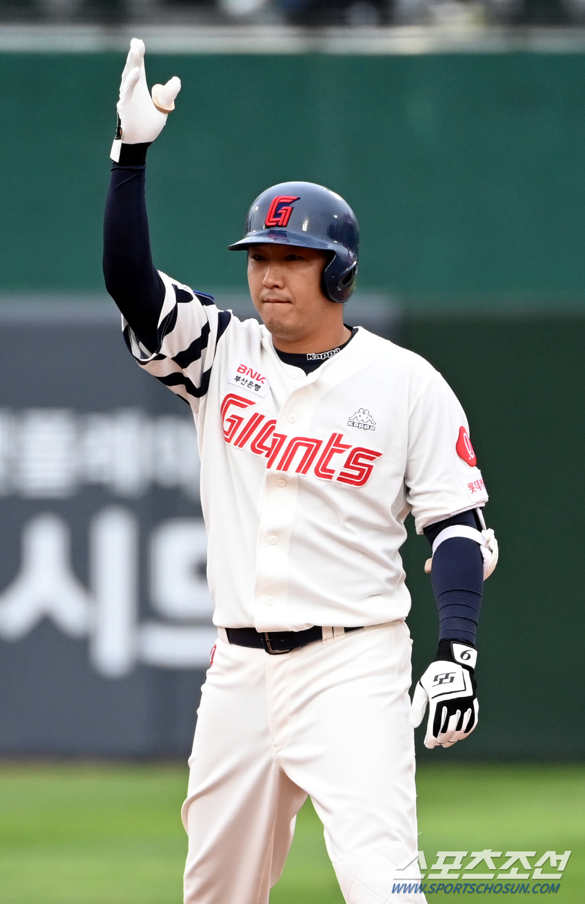 고졸루키 김민석 4안타…박세웅 6이닝 3실점, 4월의 롯데처럼 17안타 …