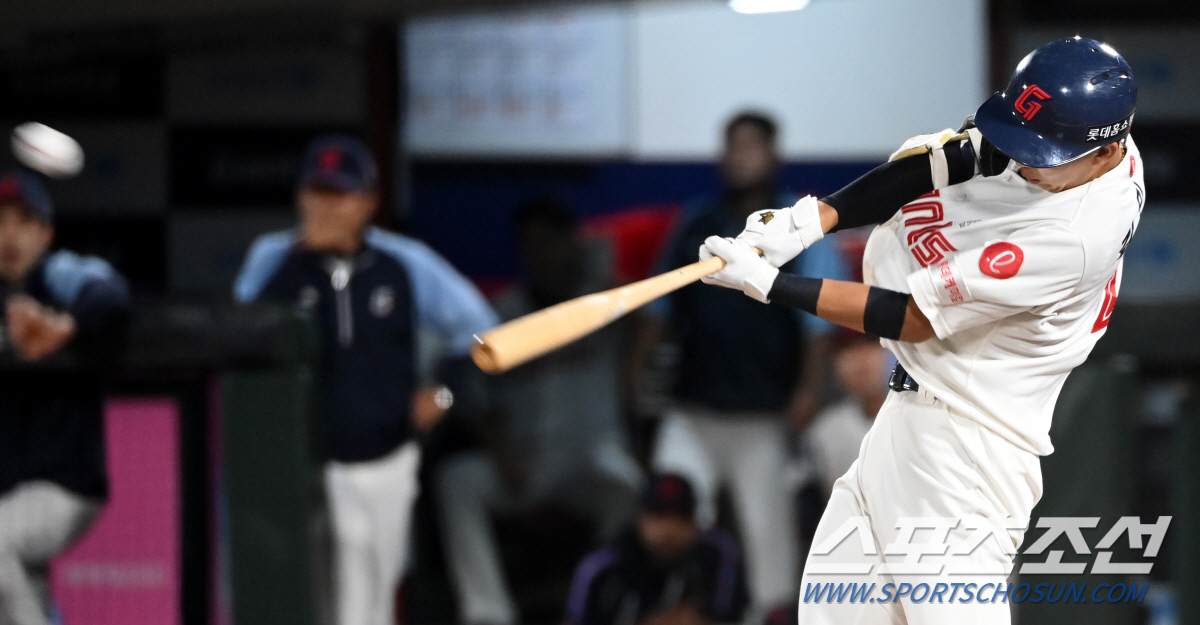 [부산현장]안타 안타 안타 안타…고졸 첫해 100안타 달성, 김민석 "내…