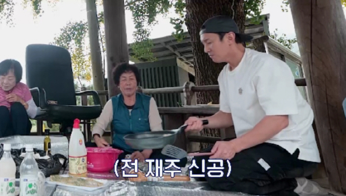 [SC리뷰]"연예계 수명 끝났다는 생각"…김동완, 불면증·강박증에 가평살…