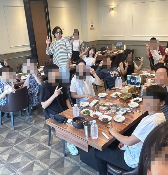 이지훈♥아야네, '한집 사는 18명 대가족'과 여행 "큰맘 먹고 준비해"