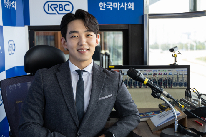 [경마] '누구나 재밌게 즐기는 경마 중계가 목표' 한국마사회 신예, 정…