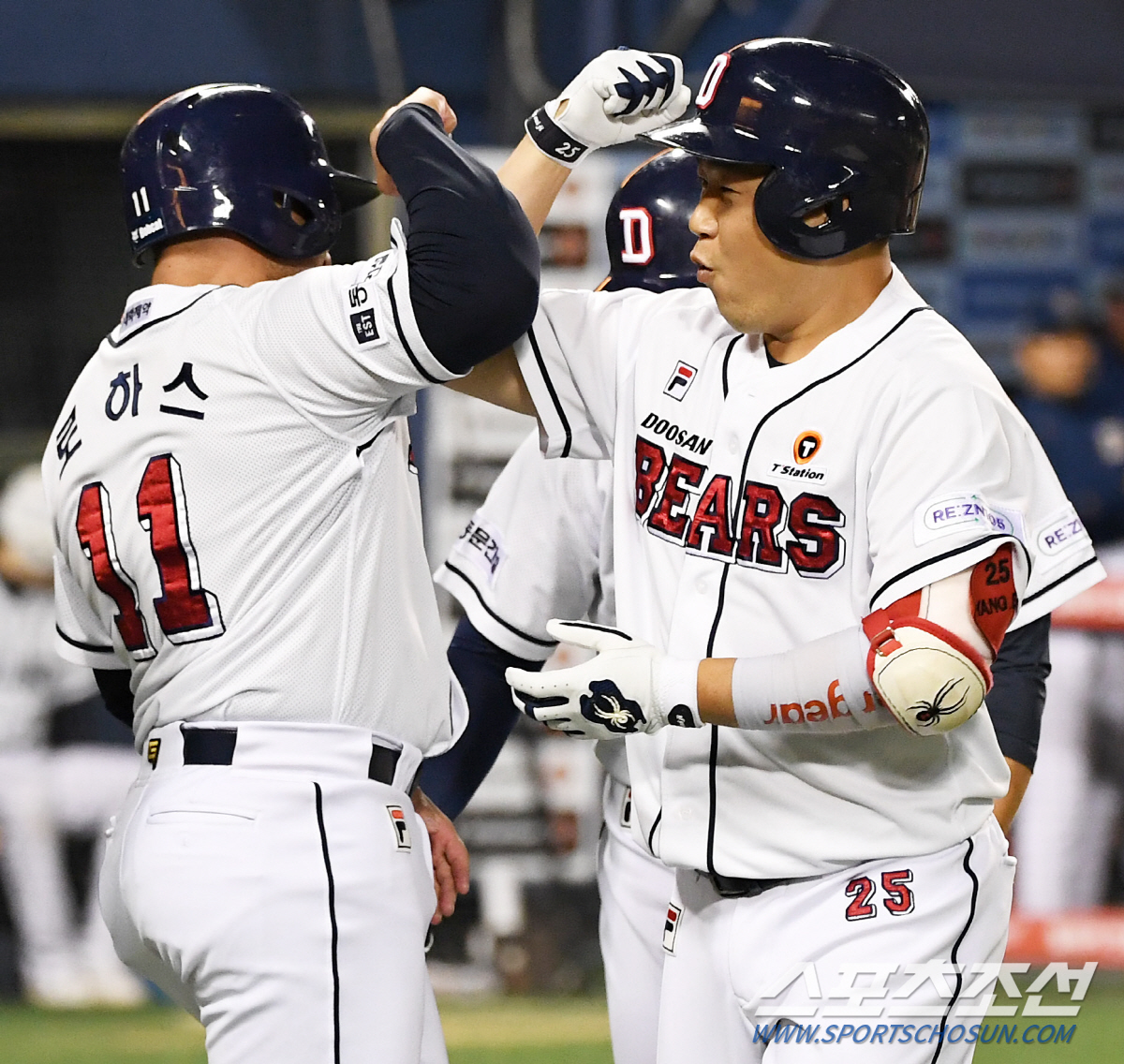 선발 조기 강판 승부수&타선 대폭발…두산, '공동 3위→4위' NC 0.…
