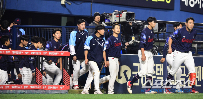 '우리랑 할 땐 14점 내고, 2연속 만루 무득점' 두산은 롯데가 야속하…