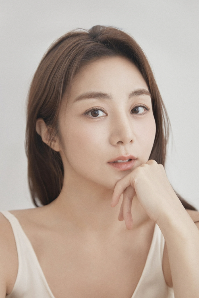 '조우종♥' 정다은, FNC와 전속계약 체결...KBS 퇴사 후 본격 방…