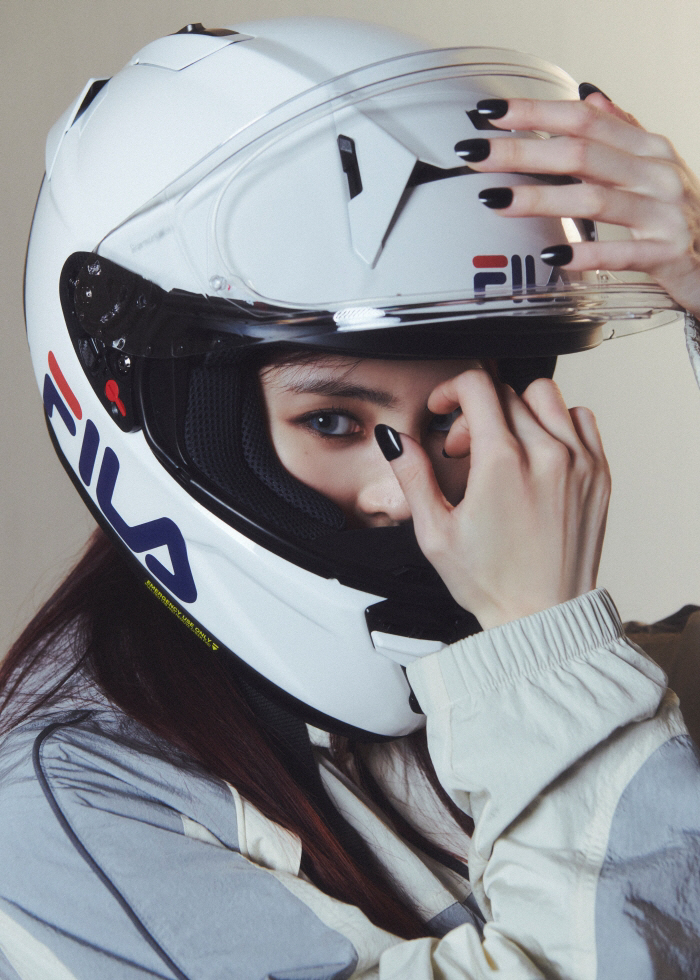한소희, 눈빛으로 올킬..헬멧 뚫은 카리스마 [화보]