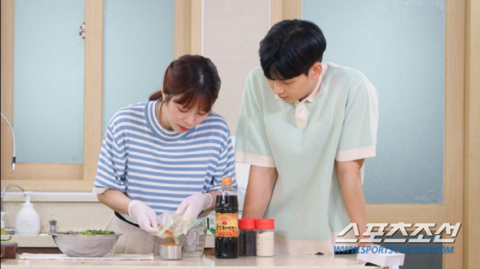 '트로트 여신' 양지은, '강동원 닮은꼴' 치과의사 남편 공개…초절정 훈…