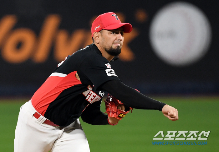 0.1%의 가능성 있다면 포기 않는다! 배수의 진 친 KIA, 외인 원투…