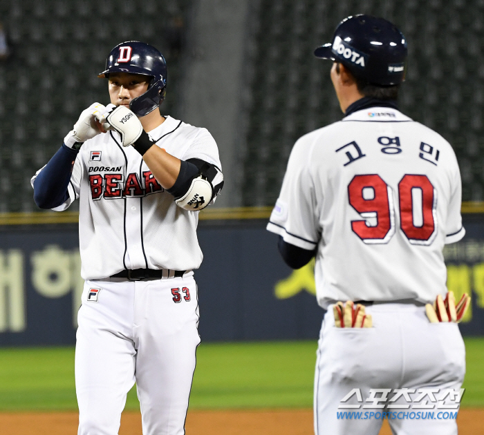 '너무 잘 맞아도 문제네' 폴대 위를 넘긴 양석환의 홈런성 타구...확신…