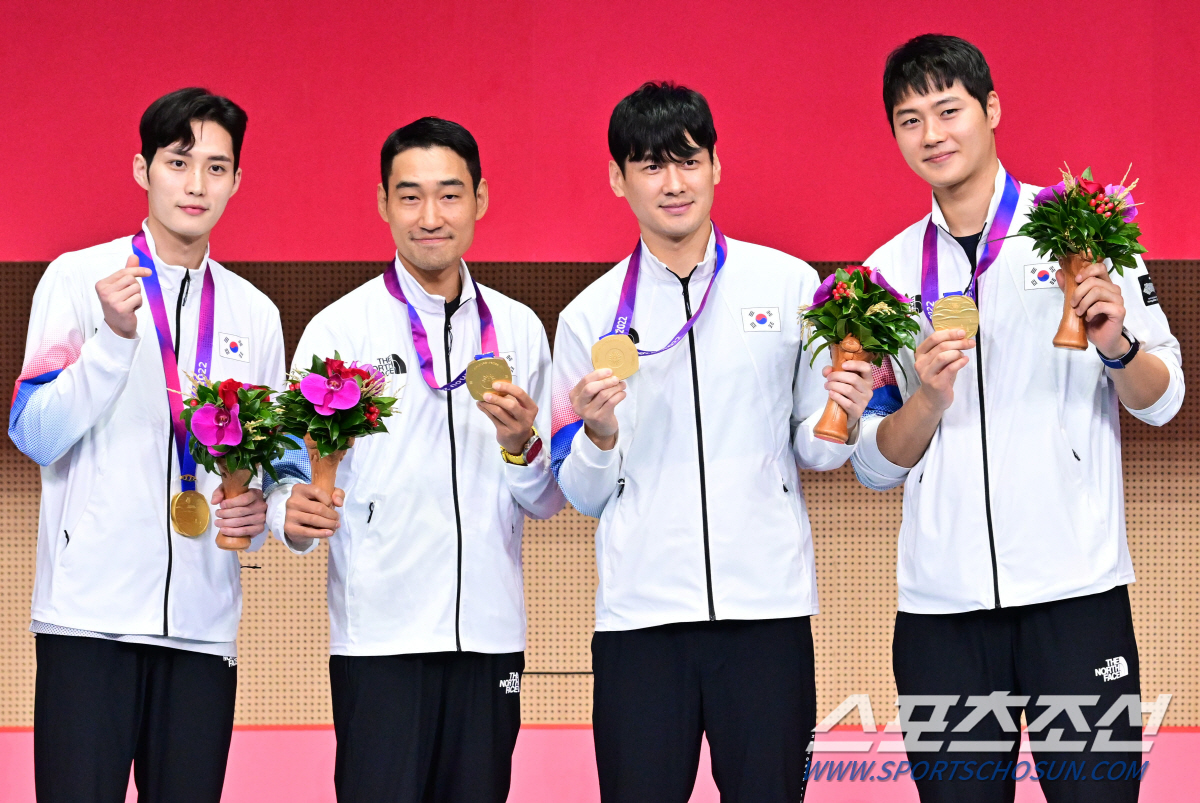 "세상에 당연한 1등은 없다" 펜싱코리아 '키다리아저씨'SK의 20년 진…