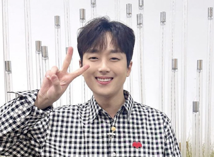 이찬원, '가왕전 상금 전액' 소아암 환아 치료비에 기부..재단 이사 "…