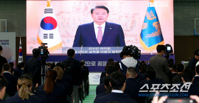 "다함께!뜨거운 심장으로!"항저우장애인AG 뜨거운 결단식