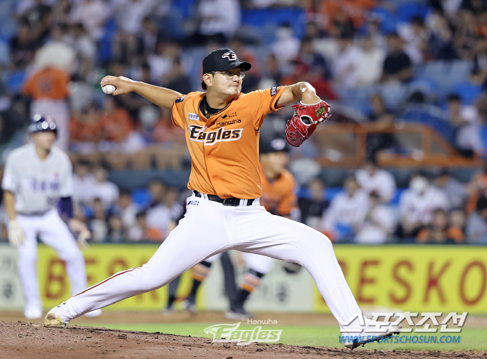 '아사노를 강속구로 잡은 유망주' 시속 155km 김서현 우승팀 한신 상…