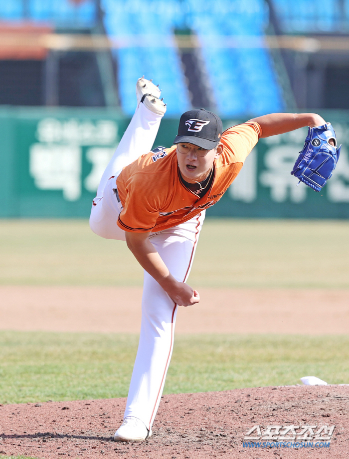 '아사노를 강속구로 잡은 유망주' 시속 155km 김서현 우승팀 한신 상…