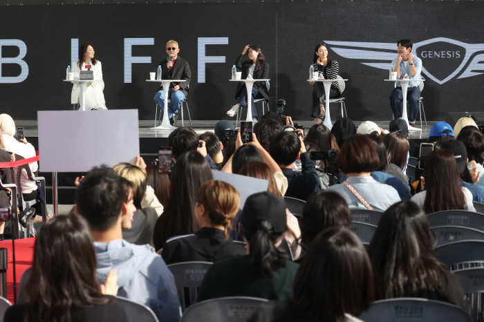 [SC-BIFF 폐막] "흥행 견인"vs"취지 퇴색"…불붙은 OTT 홍보…