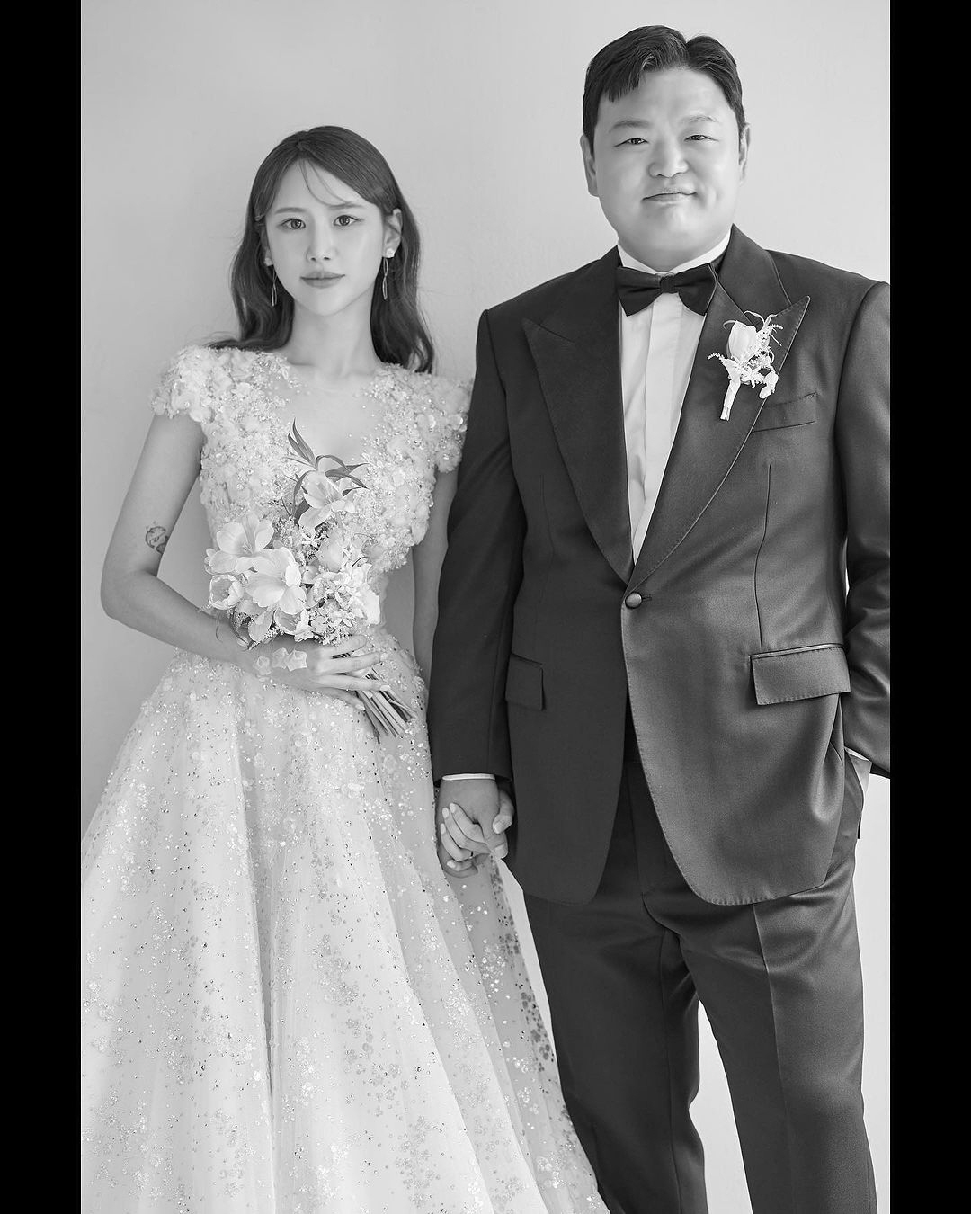 고규필♥에이민, 로맨틱 웨딩화보 공개 "믿기지 않는 결혼 한 달 전" […