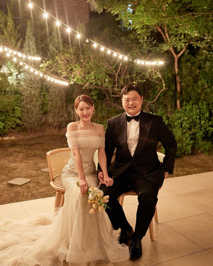 고규필♥에이민, 로맨틱 웨딩화보 공개 "믿기지 않는 결혼 한 달 전" […