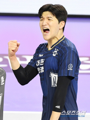 '역사 도전' 대한항공 개막전 악재, 정지석 허리 통증 결장…현대캐피탈 김명관도 발목 부상